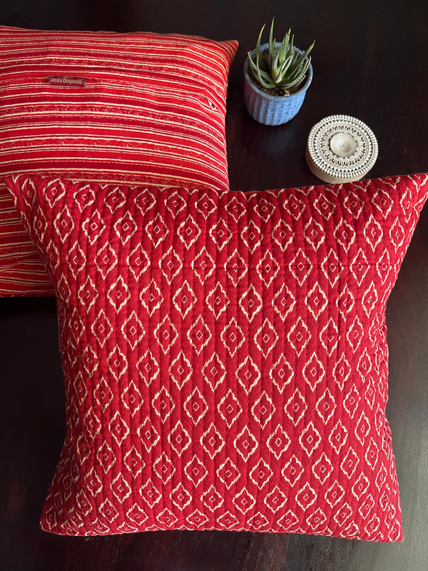 KANAK - SINGLE PIECE QUILTED 16 BY 16 INCHES CUSHION
  
  